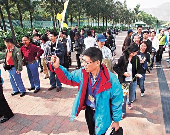 导游人员管理条例的规定导游人员实行导游活动时未佩带导游证